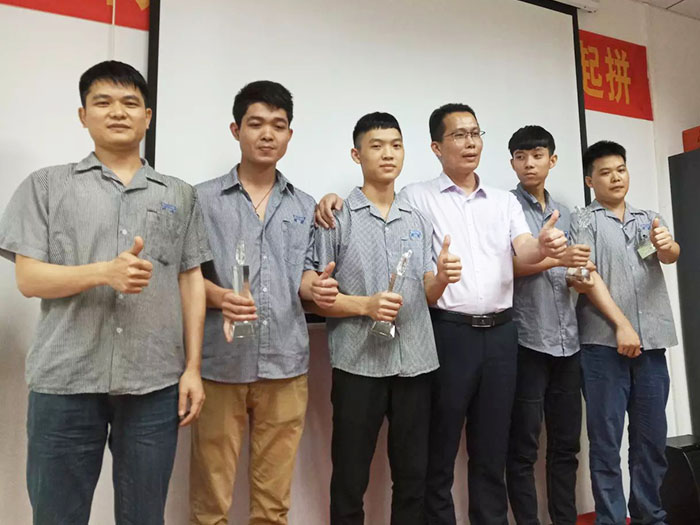 糰隊(dui)頒(ban)獎(jiang)